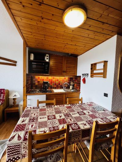 Vacances en montagne Studio coin montagne 5 personnes (124) - Résidence Mont Blanc A - Les Saisies - Séjour