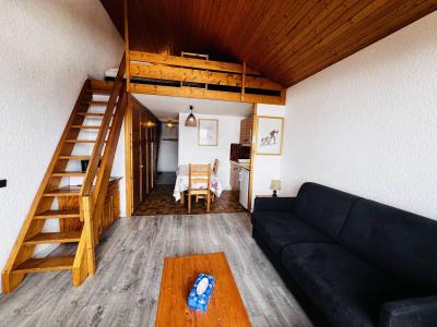 Holiday in mountain resort 2 room mezzanine apartment 6 people (221) - Résidence Mont Blanc B - Les Saisies - 