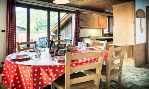 Vakantie in de bergen Appartement 4 kamers 6 personen (109m²) - Résidence Morzna - Morzine - Buiten zomer