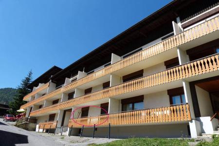 Ski verhuur Appartement 2 kamers bergnis 6 personen (01) - Résidence Muguet - La Clusaz - Buiten zomer