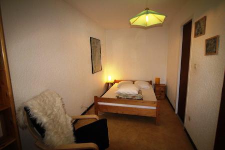Vacanze in montagna Appartamento 2 stanze per 8 persone (001) - Résidence Nigritelles B - Auris en Oisans - Letto matrimoniale