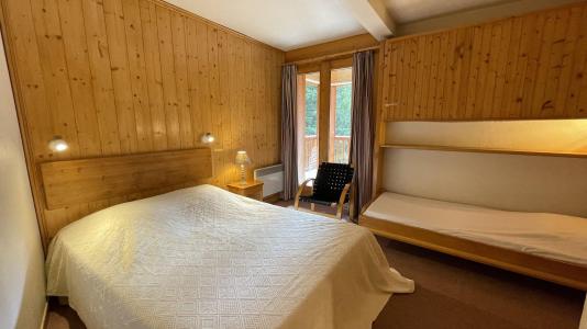 Holiday in mountain resort 2 room apartment 6 people (44R) - Résidence Peclet Polset B - Méribel - Bedroom