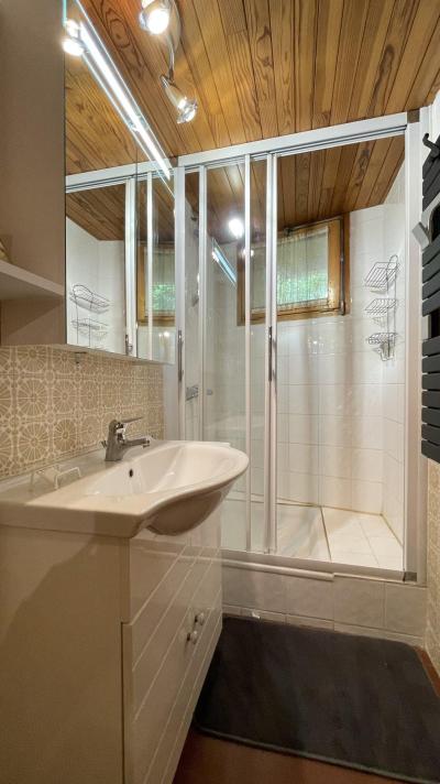 Holiday in mountain resort 2 room apartment 6 people (44R) - Résidence Peclet Polset B - Méribel - Shower room