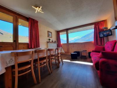 Vakantie in de bergen Appartement 3 kamers 8 personen (106) - Résidence Pelvoux - Les Menuires - Woonkamer