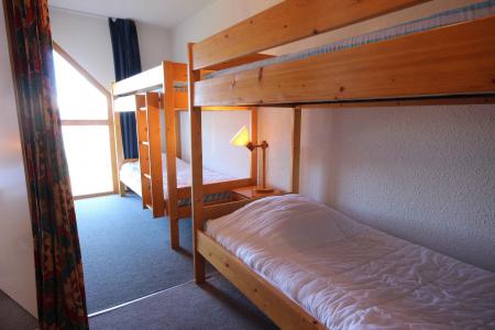 Holiday in mountain resort 2 room apartment sleeping corner 7 people - Résidence Petite Ourse A - Peisey-Vallandry - Bedroom