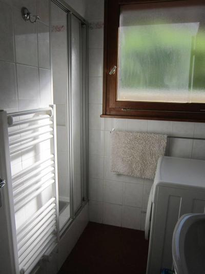 Vacances en montagne Appartement 3 pièces 6 personnes - Résidence Plein Soleil - Les Gets - Salle de douche