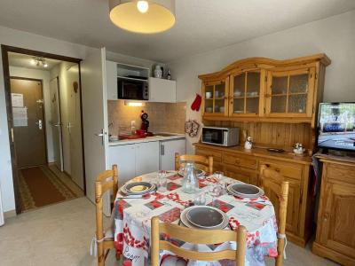 Holiday in mountain resort 2 room apartment 4 people (A07) - Résidence Praz les Pistes - Praz sur Arly - Living room