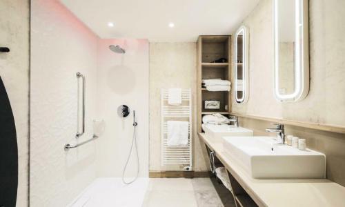 Vakantie in de bergen Appartement 3 kamers 6 personen (Prestige 52m²-5) - Résidence Premium l'Hévana - Maeva Home - Méribel - Buiten zomer