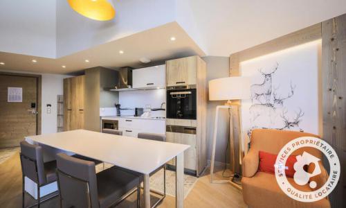 Urlaub in den Bergen 3-Zimmer-Appartment für 6 Personen (Prestige 63m²-2) - Résidence Premium l'Hévana - MH - Méribel - Draußen im Sommer