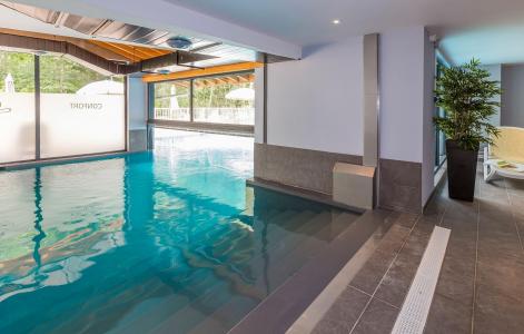 Holiday in mountain resort Résidence Prestige Isatis - Chamonix - Swimming pool