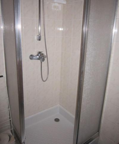 Holiday in mountain resort 2 room apartment 4 people - Résidence Rebiolle - Les Gets - Shower room