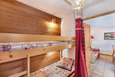 Holiday in mountain resort 2 room apartment sleeping corner 4 people (1) - Résidence Rimaye - Méribel - Bedroom