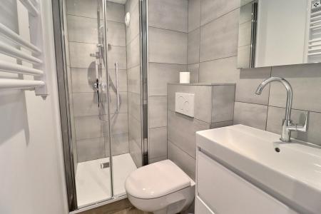 Vacanze in montagna Studio per 2 persone (025) - Résidence Roc de Tougne - Méribel-Mottaret - Bagno con doccia