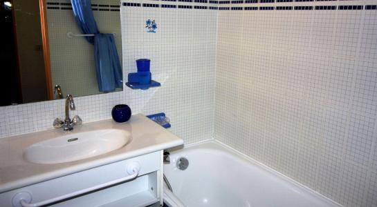 Holiday in mountain resort Studio cabin 5 people (A119CL) - Résidence Rond Point des Pistes - Tignes - Bathroom