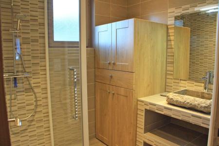 Vacaciones en montaña Apartamento 3 piezas para 6 personas - Résidence Shangri-La - Les Gets - Cuarto de ducha