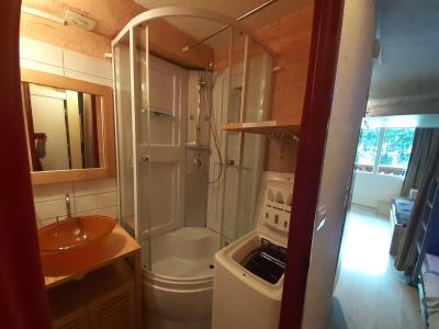 Vacanze in montagna Studio con alcova per 4 persone (149) - Résidence Thabor D - Valfréjus - Bagno con doccia