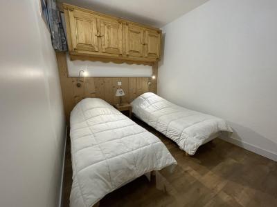 Holiday in mountain resort Studio sleeping corner 4 people (214) - Résidence Tougnette - Les Menuires - Bedroom