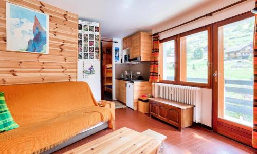 Rent in ski resort Studio 5 people (Confort 27m²) - Résidence Vars Sainte Marie - maeva Home - Vars - Summer outside