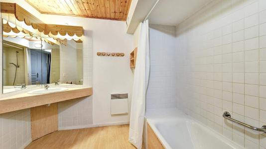 Holiday in mountain resort Résidence Véga - Risoul - Bathroom
