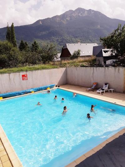 Holiday in mountain resort Résidence Vignec Village - Saint Lary Soulan - Swimming pool