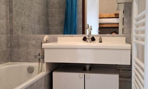 Rent in ski resort 2 room apartment 6 people (25m²) - Résidence 