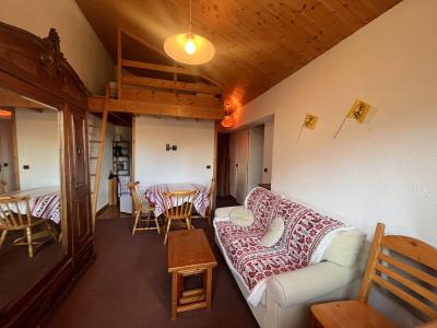 Urlaub in den Bergen 3-Zimmer-Maisonettewohnung für 3-5 Personen (12) - Résidences les Gentianes - Méribel - Wohnzimmer