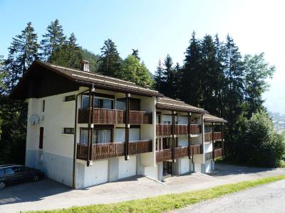 Ski verhuur Riante Colline - La Clusaz - Buiten zomer