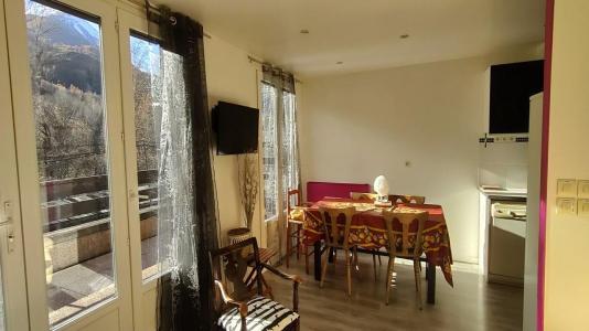 Holiday in mountain resort 3 room apartment 4 people (1) - Saint Genest - Pelvoux - Accommodation