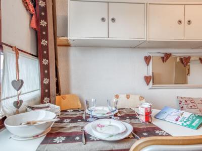 Vacanze in montagna Appartamento 1 stanze per 2 persone (87) - Vostok Zodiaque - Le Corbier - Tavolo