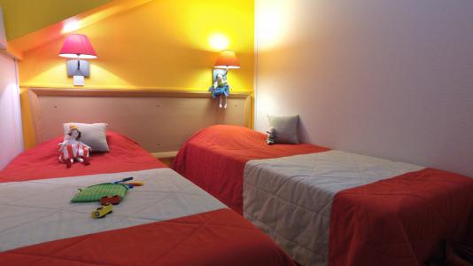 Holiday in mountain resort VVF Le Lioran Les Monts du Cantal - Le Lioran - Single bed
